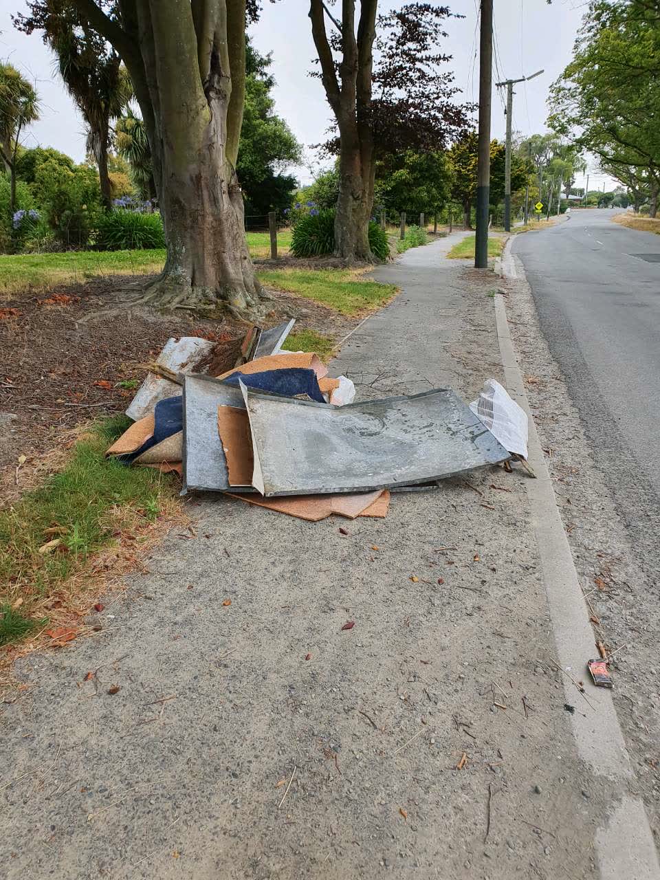 The photograph attached to this rubbish/recycling report