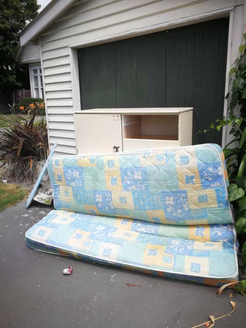 Rubbish/Recycling, a report photo