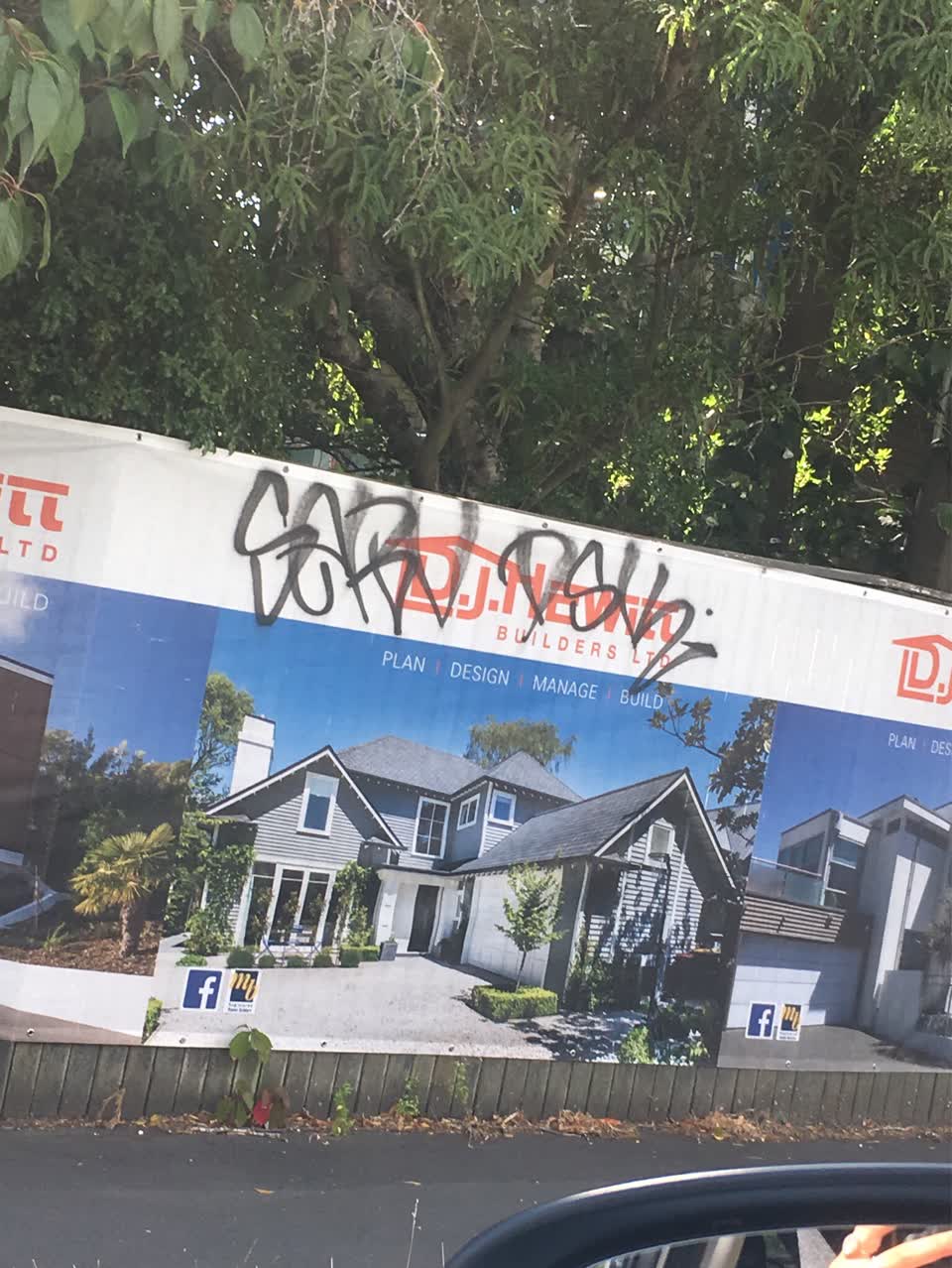 The photograph attached to this graffiti report