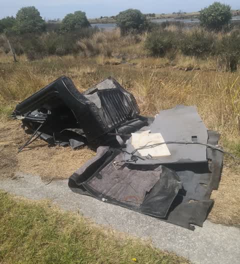 Rubbish/Recycling, a report photo