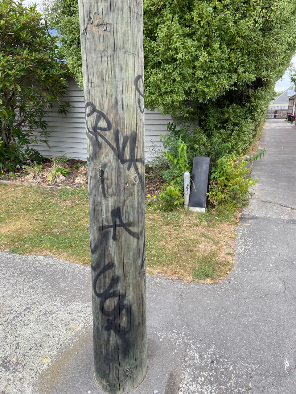 The photograph attached to this graffiti report