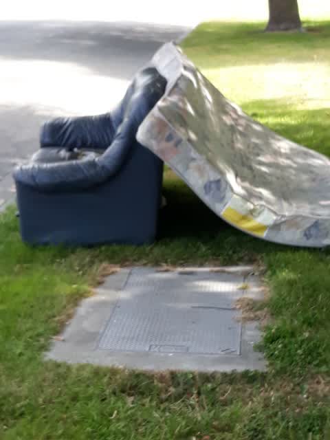 Rubbish/Recycling, a report photo