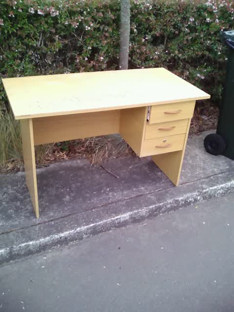 Rubbish/Recycling, a report photo