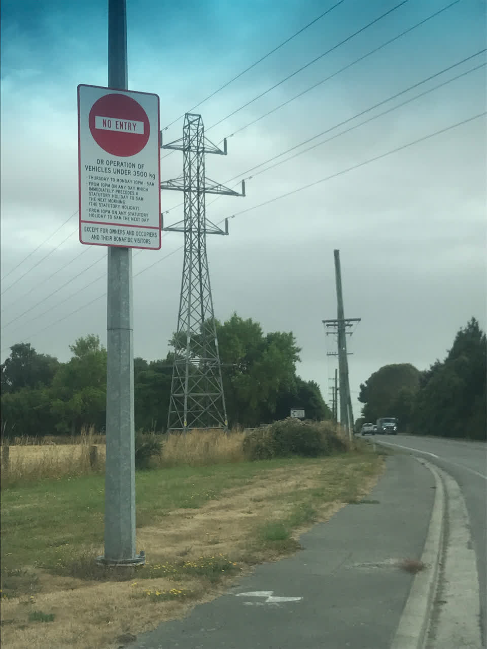 The photograph attached to this roading/streets report