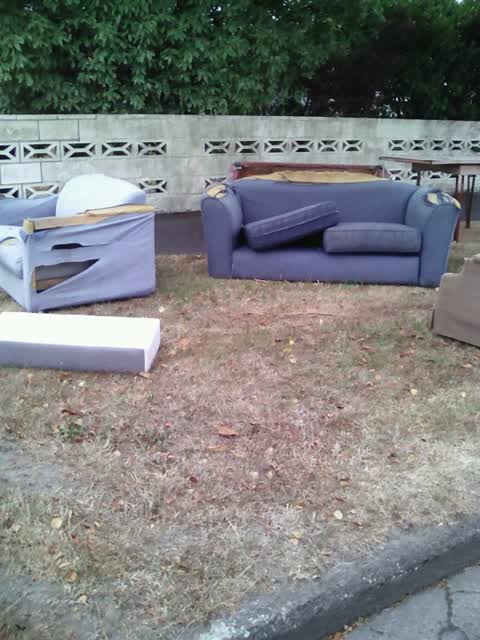 Rubbish/Recycling, a report photo