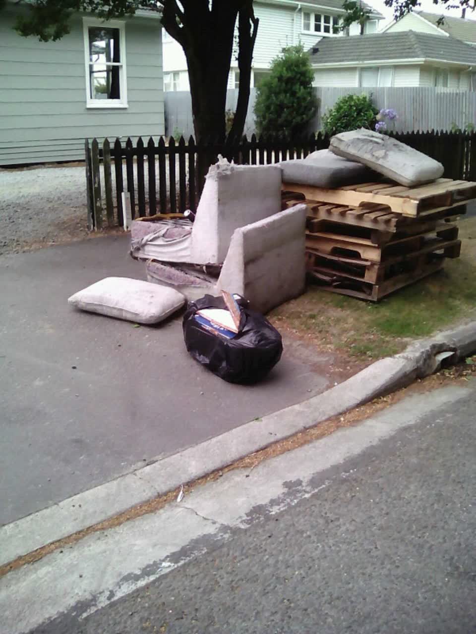 The photograph attached to this rubbish/recycling report