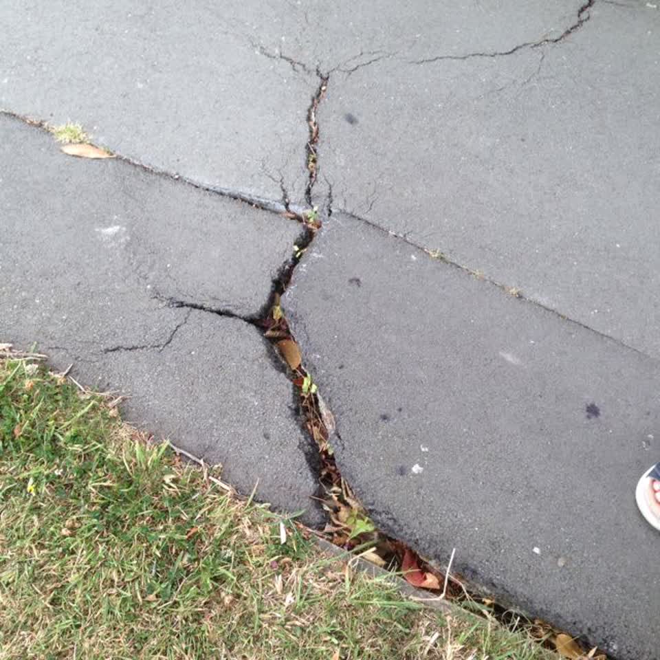 The photograph attached to this roading/streets report