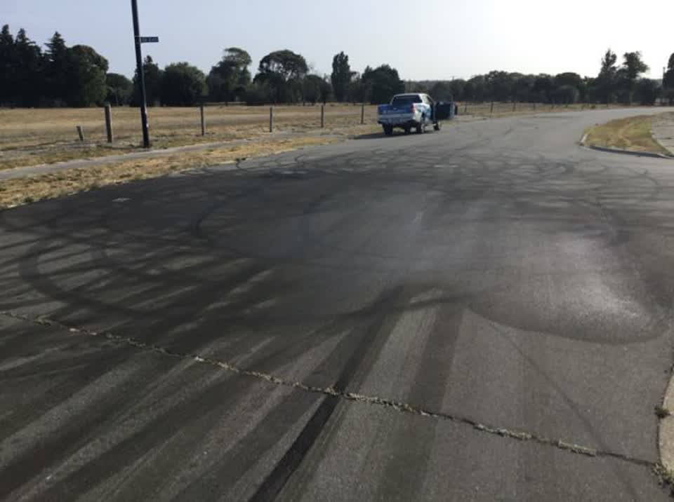 The photograph attached to this roading/streets report
