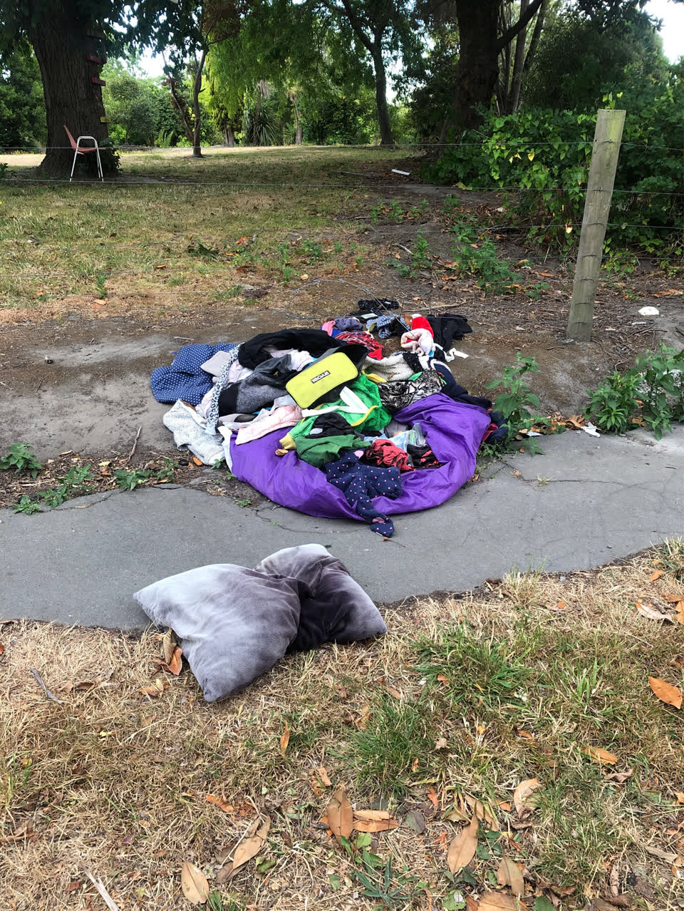 The photograph attached to this rubbish/recycling report