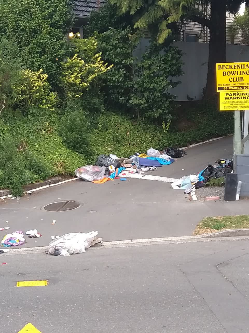 The photograph attached to this rubbish/recycling report