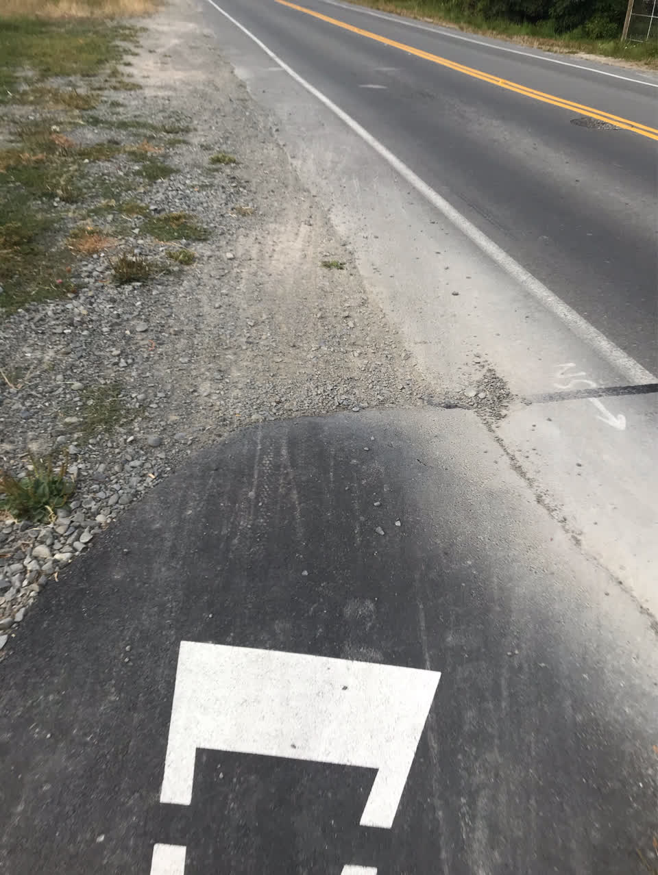The photograph attached to this roading/streets report