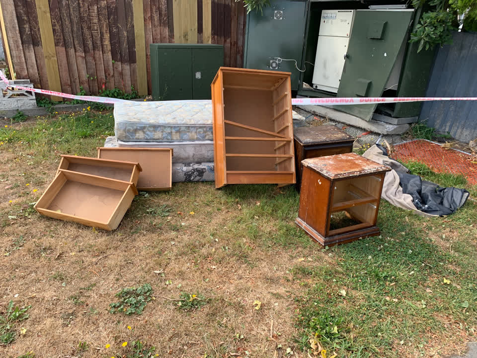 The photograph attached to this rubbish/recycling report