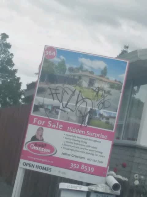 Graffiti, a report photo