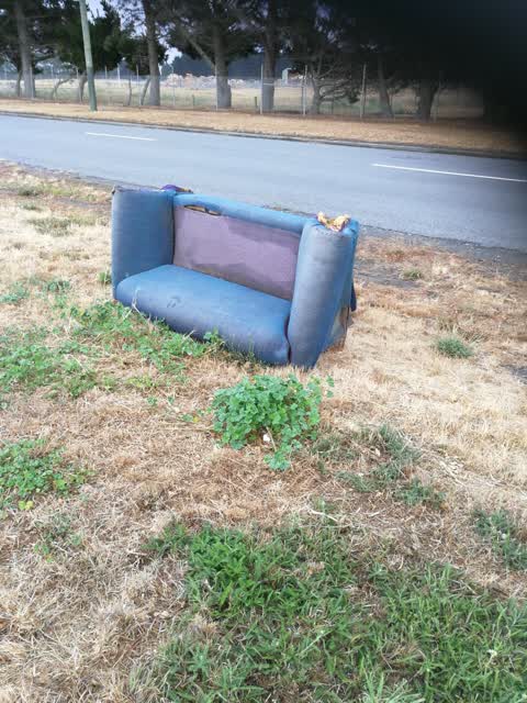 Rubbish/Recycling, a report photo