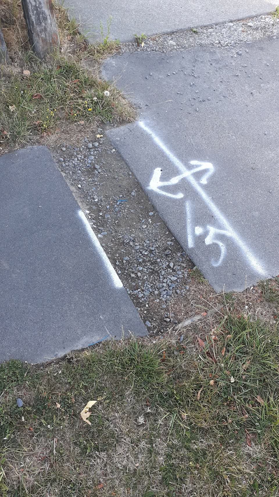 The photograph attached to this roading/streets report