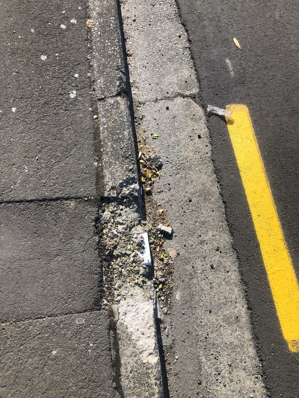 The photograph attached to this roading/streets report