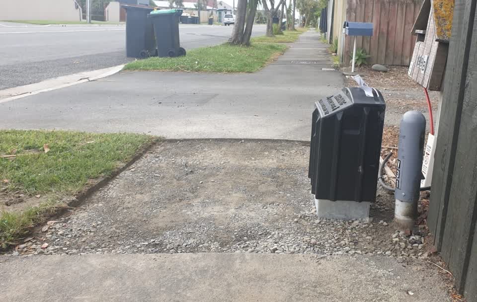 The photograph attached to this roading/streets report