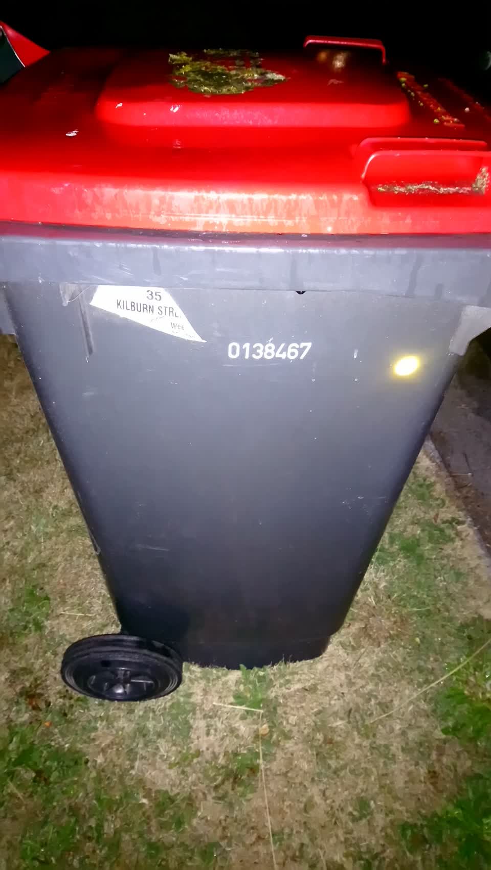 The photograph attached to this rubbish/recycling report