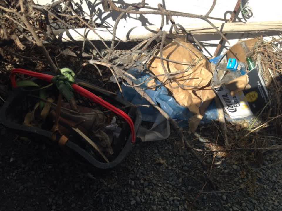The photograph attached to this rubbish/recycling report