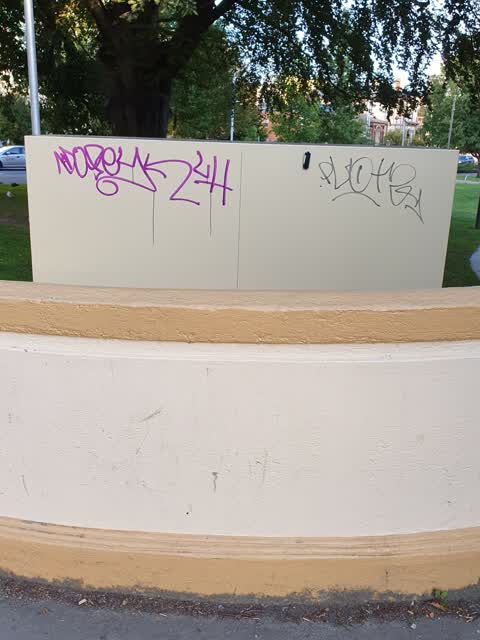 Graffiti, a report photo