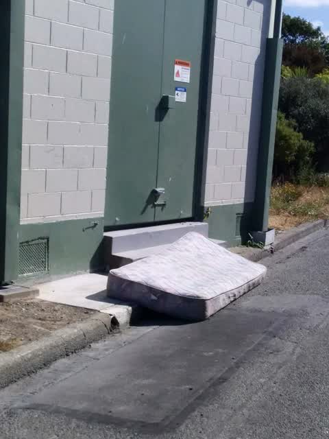 Rubbish/Recycling, a report photo