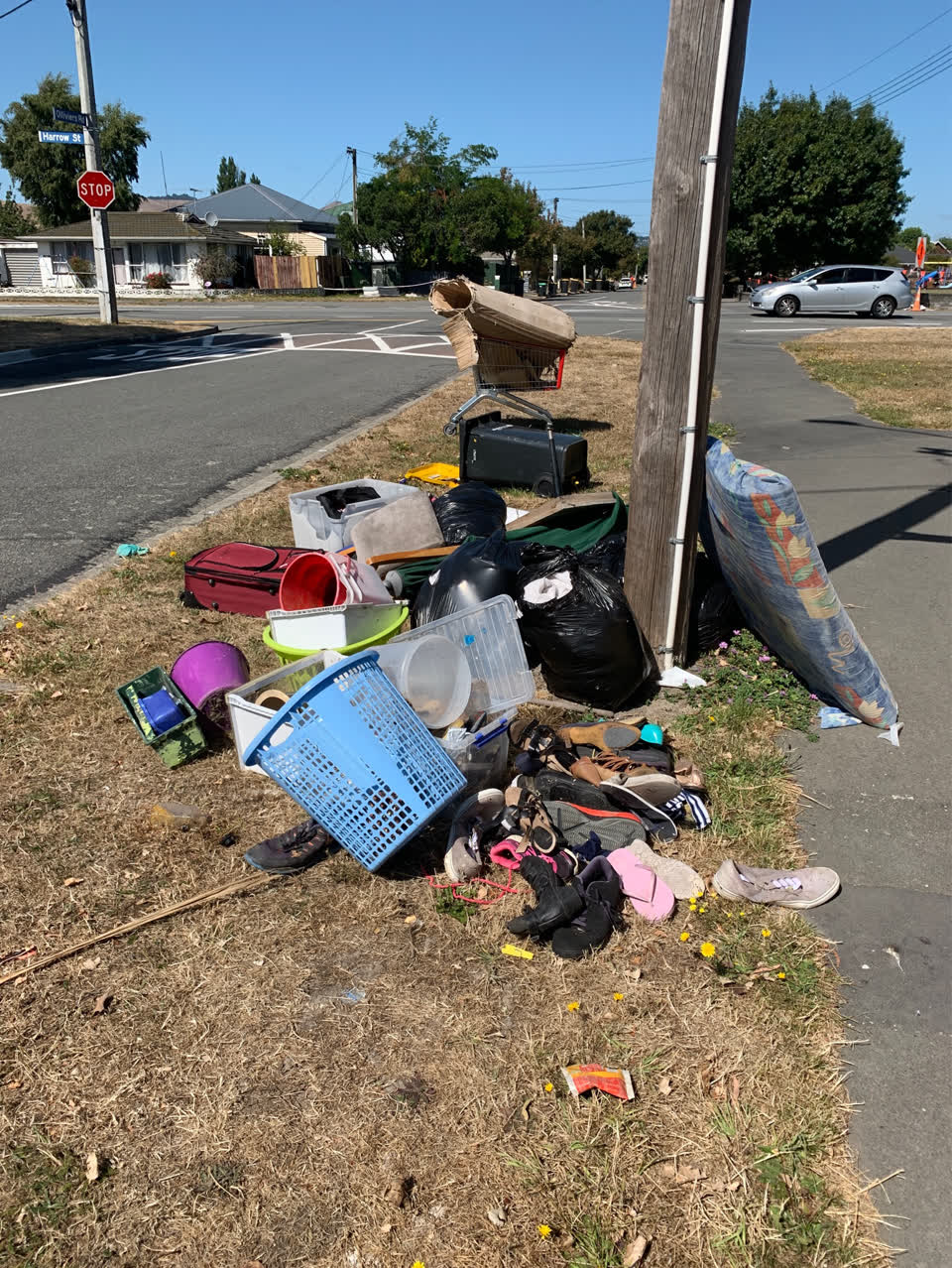 The photograph attached to this rubbish/recycling report