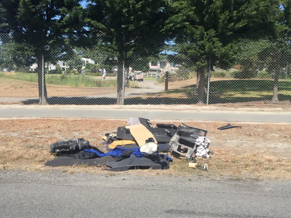 The photograph attached to this rubbish/recycling report