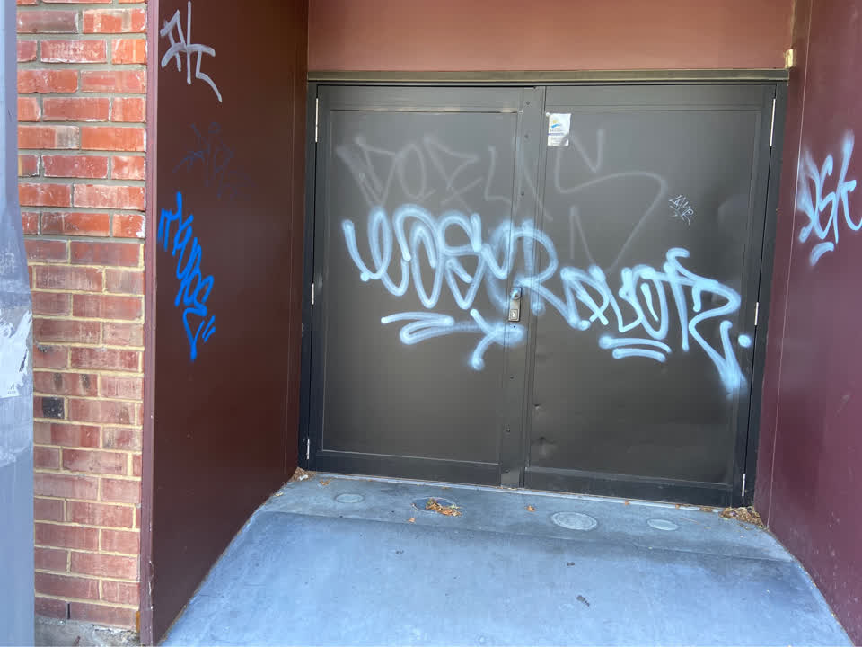 The photograph attached to this graffiti report