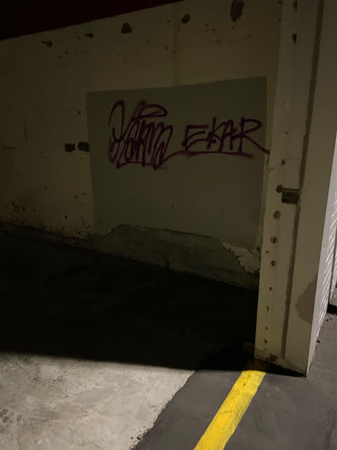 Graffiti, a report photo