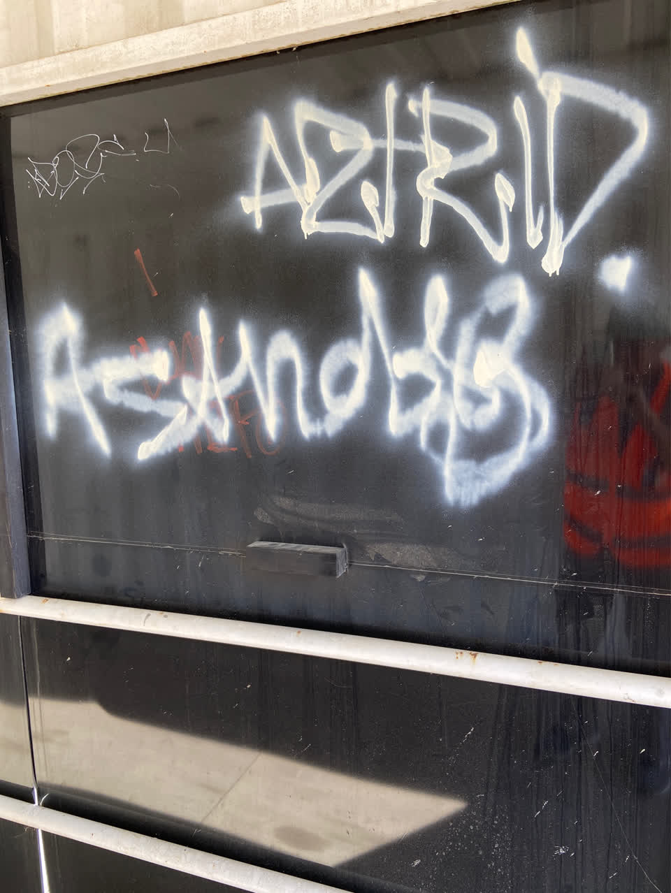 The photograph attached to this graffiti report