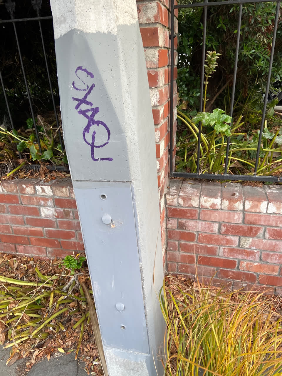 The photograph attached to this graffiti report