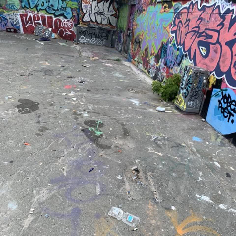 The photograph attached to this graffiti report