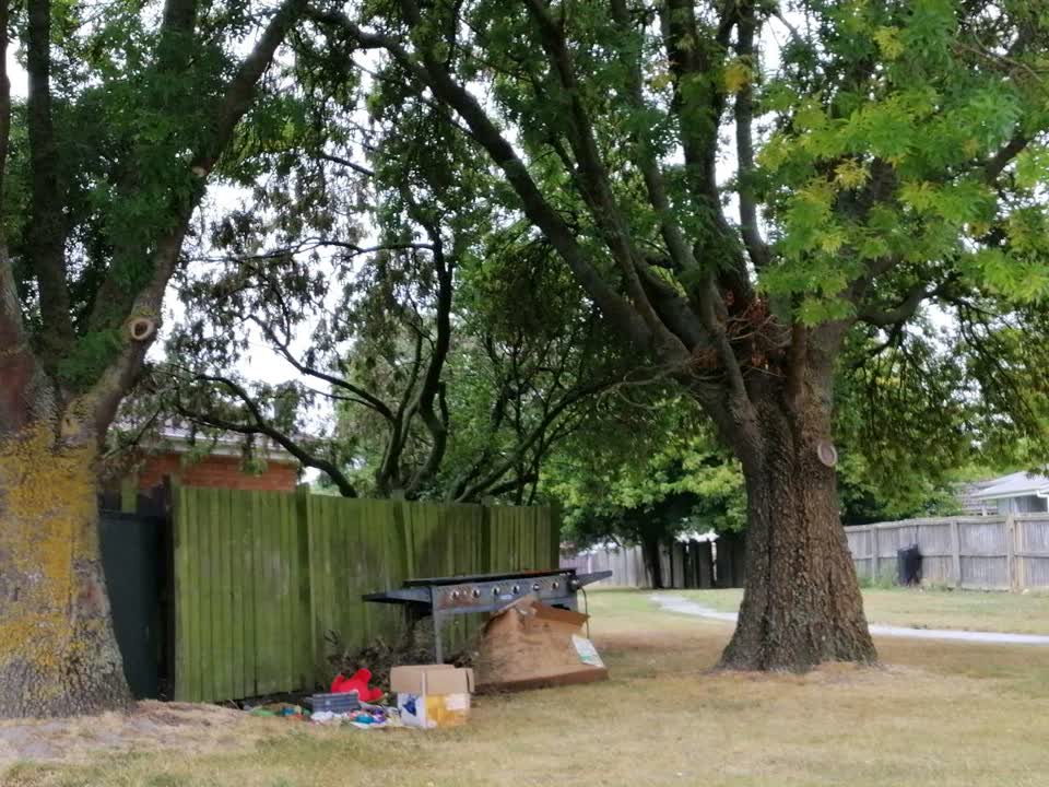 The photograph attached to this rubbish/recycling report