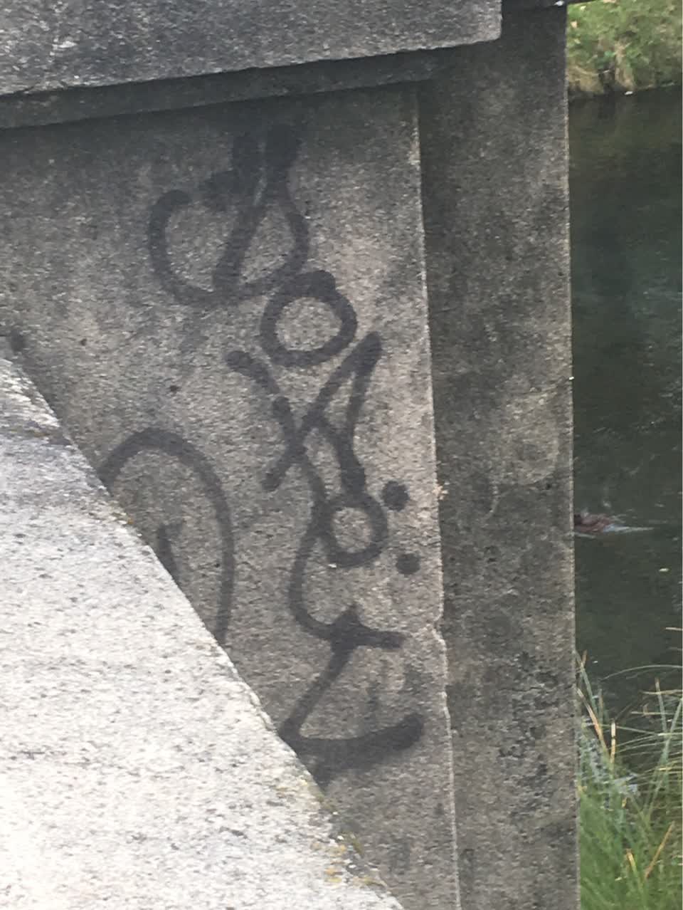 The photograph attached to this graffiti report