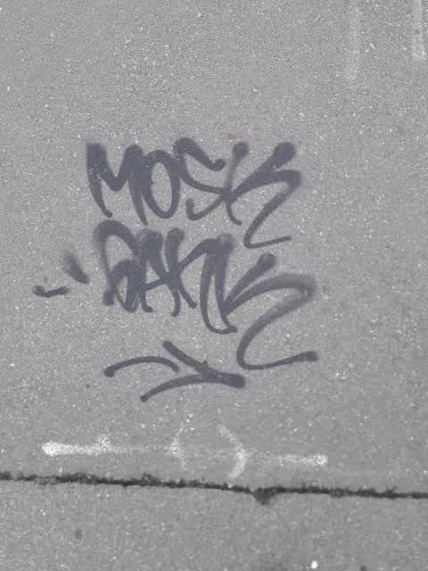 Graffiti, a report photo