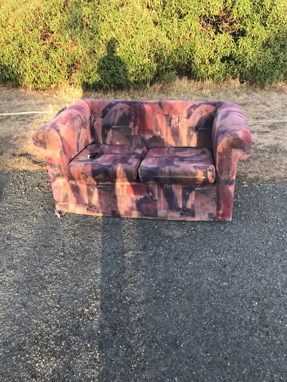 The photograph attached to this rubbish/recycling report