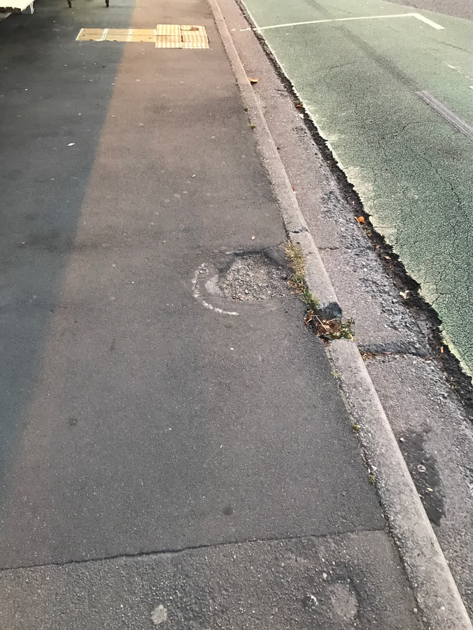 The photograph attached to this roading/streets report