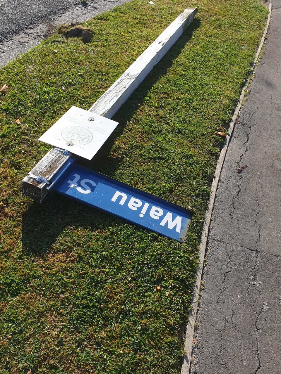 The photograph attached to this roading/streets report