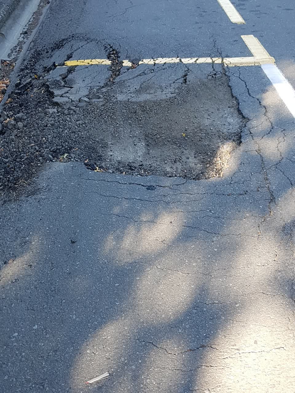 The photograph attached to this roading/streets report
