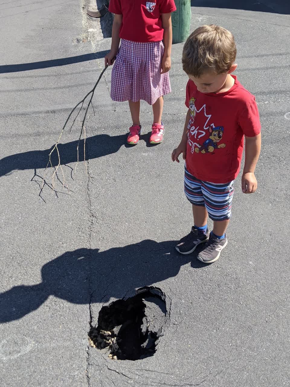 The photograph attached to this roading/streets report