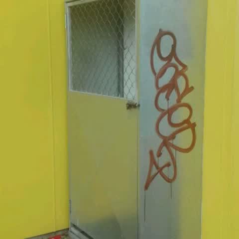 Graffiti, a report photo