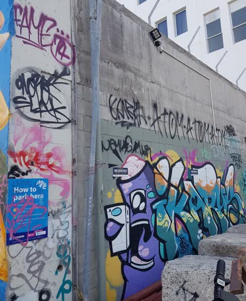 Graffiti, a report photo
