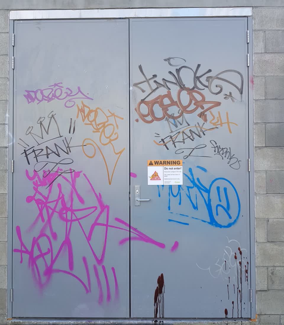The photograph attached to this graffiti report