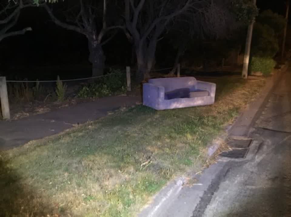 The photograph attached to this rubbish/recycling report