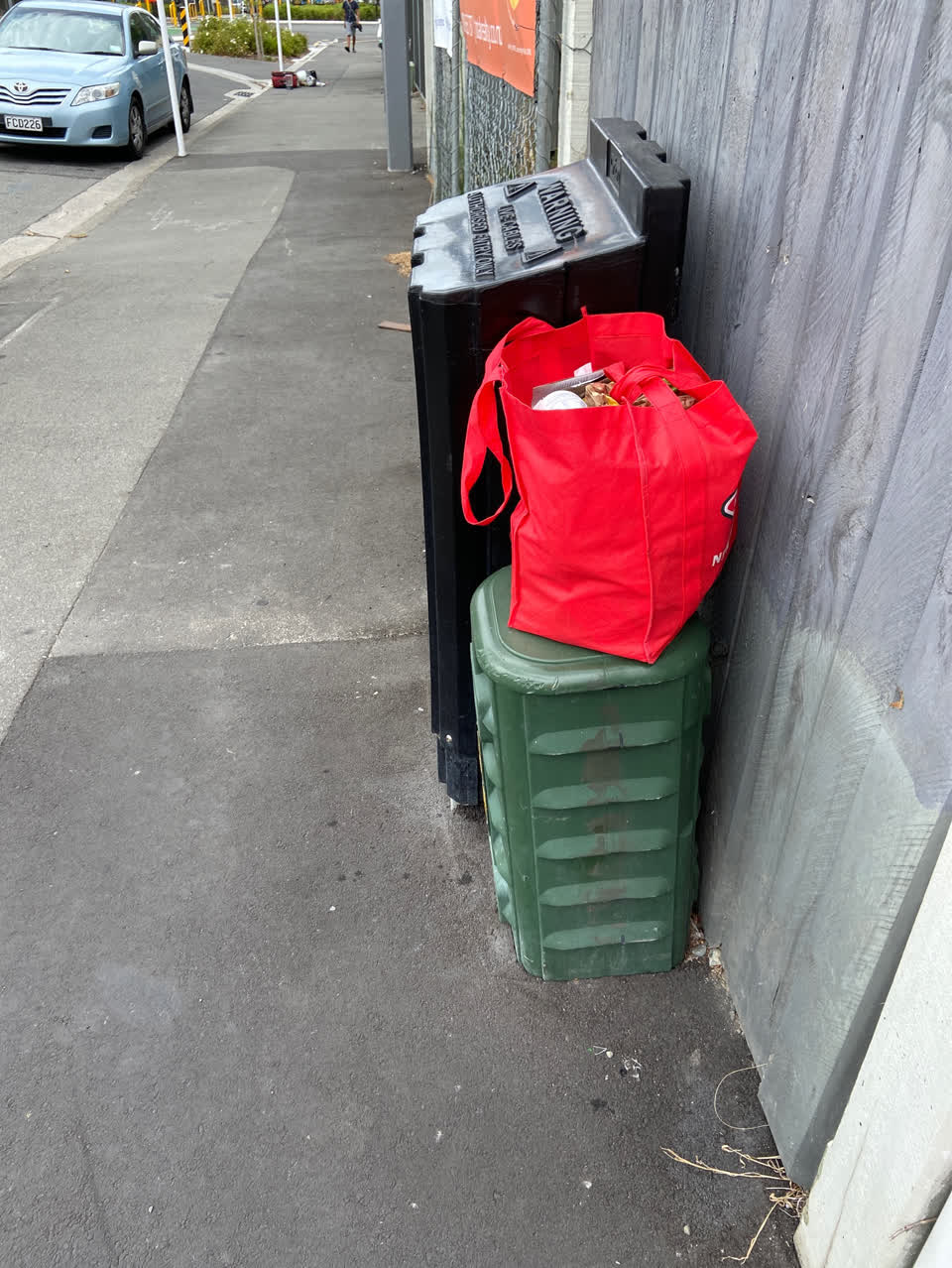 The photograph attached to this rubbish/recycling report