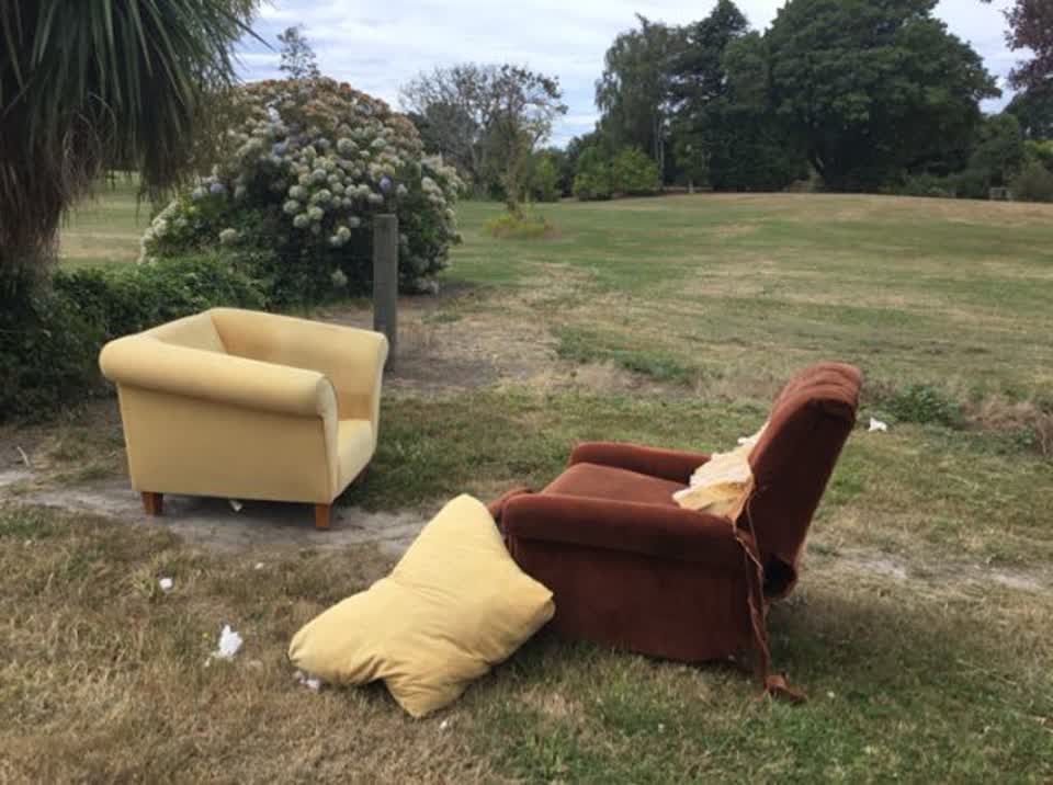 The photograph attached to this rubbish/recycling report