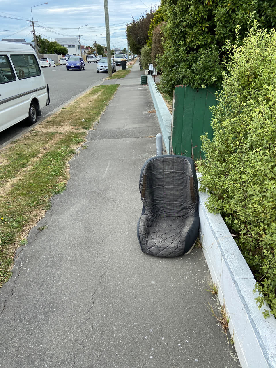 The photograph attached to this rubbish/recycling report