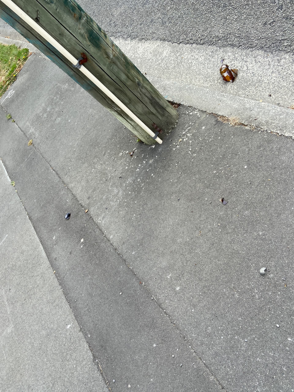 The photograph attached to this roading/streets report