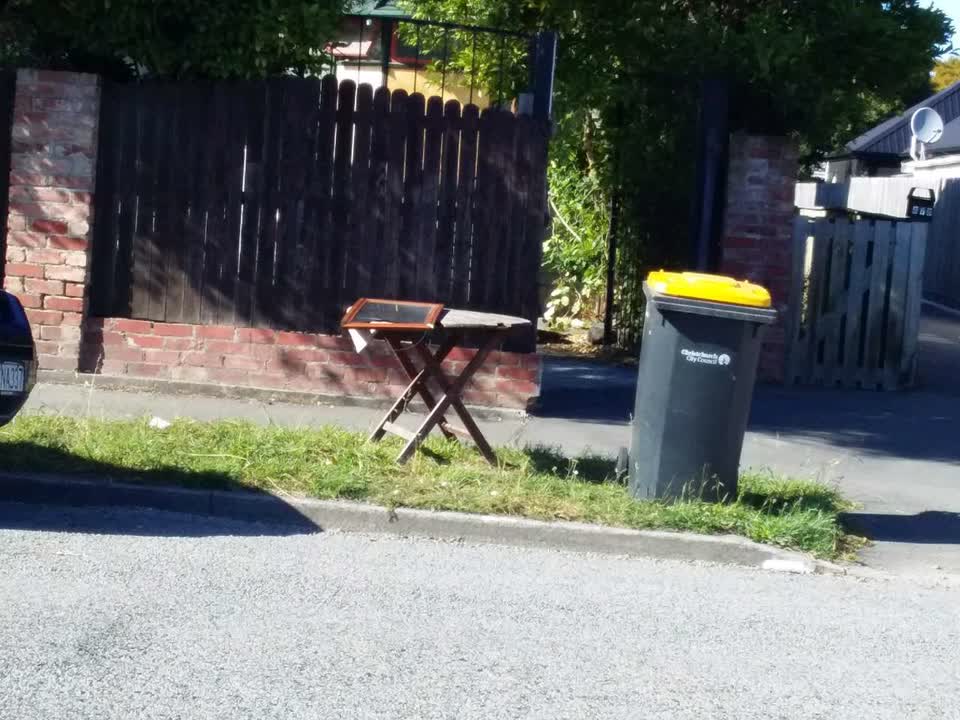 The photograph attached to this rubbish/recycling report