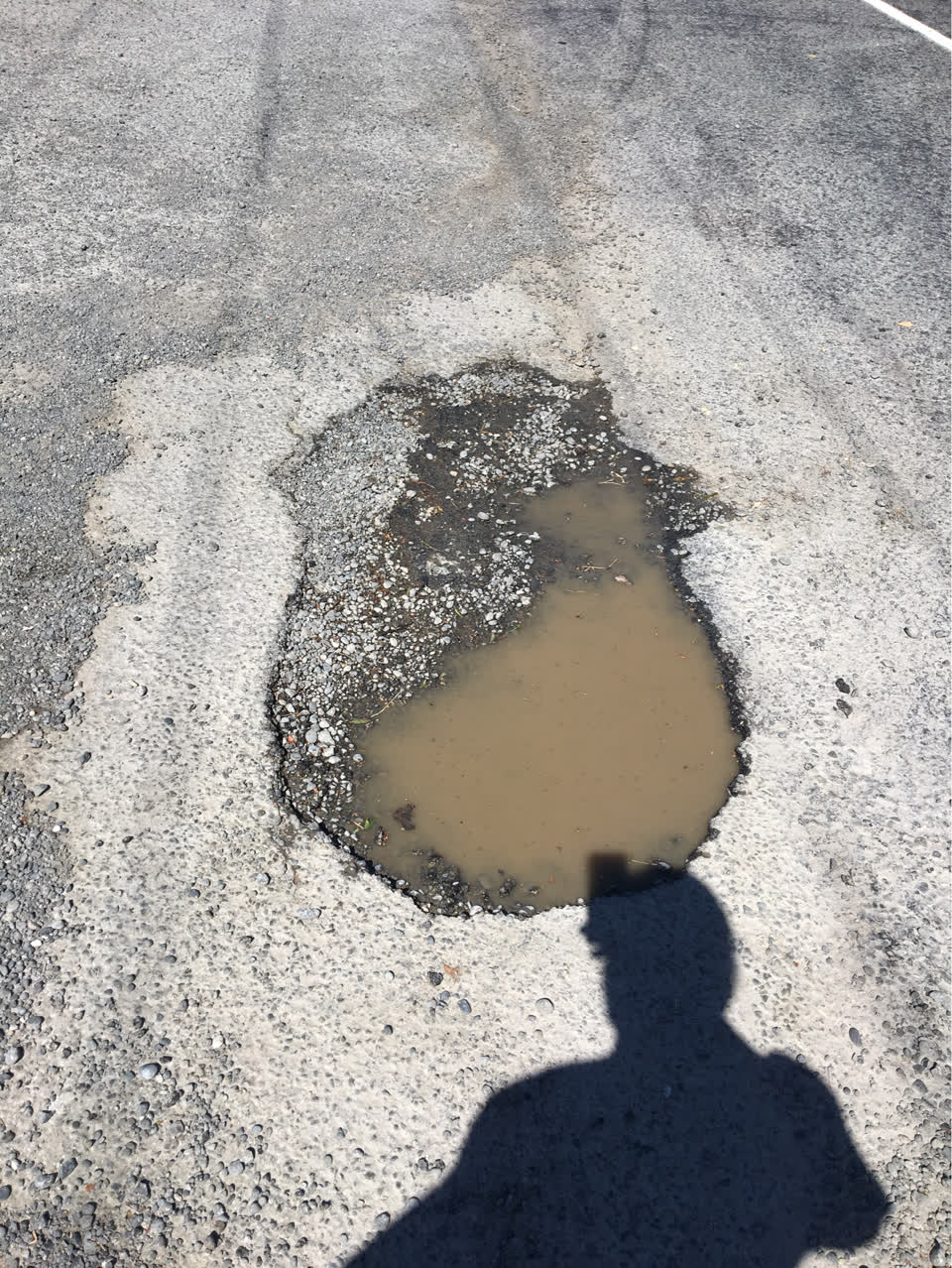 The photograph attached to this roading/streets report